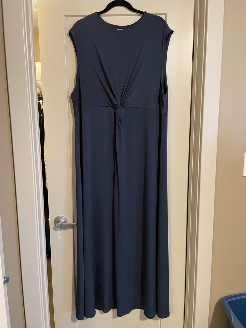 Old Navy Twist-Front Sleeveless Maxi Dress